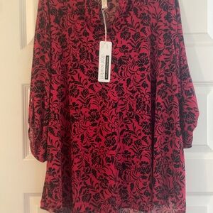 Dear Scarlett Women's Pink and Black Floral Blouse